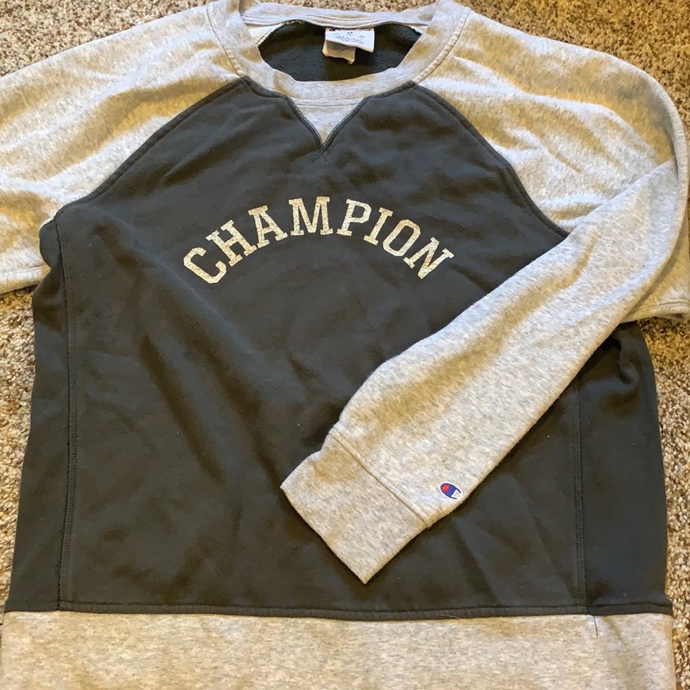champion crew neck size medium